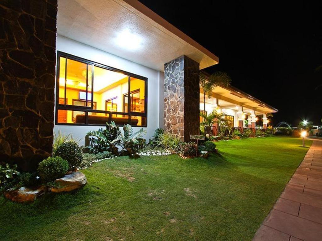 La Suena Brisa Beach Resort And Events Place Batangas Esterno foto